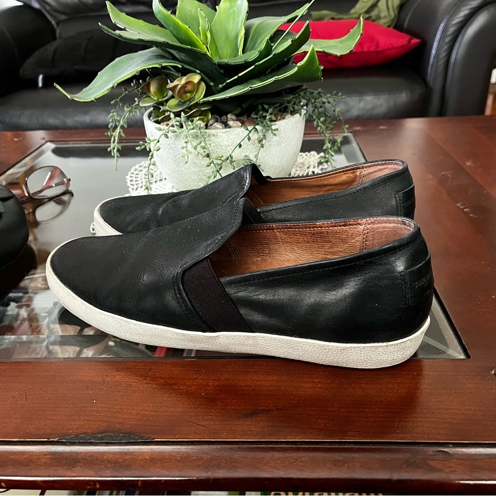 FRYE Womens Dylan Slip On Casual Shoe Black/White Size 10m